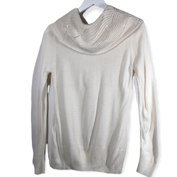 New York & Co. sweater with collar - Picture 4 of 8